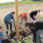 2. Obecní májka - stavba (6)